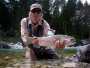 Santeri and Co. August trophy Rainbow t.